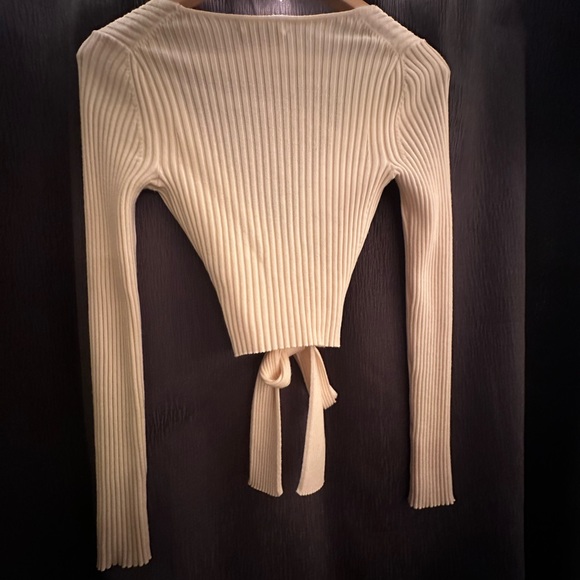 Babaton Cream Cropped Tie-Up V-Neck - Size XXS - Picture 3 of 3